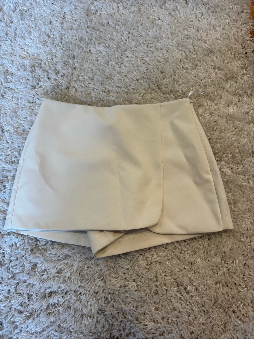 Zara White Skort NWT